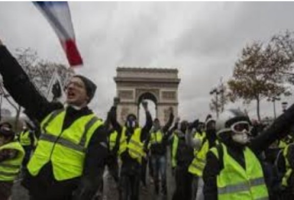 Paris Burjuvazisi Sarı Yelekliler’den korkuyor